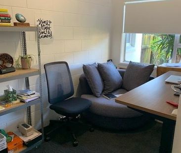 Private Location In Ascot - Photo 6