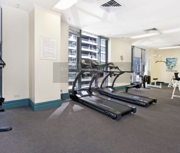 Freshly Painted Modern Studio – Horden Towers - Photo 3