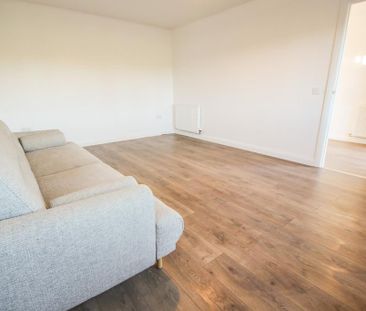 4 bedroom detached house to rent - Photo 3