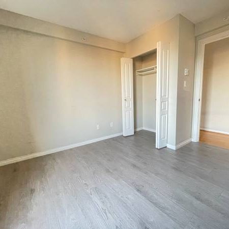 Downtown Vancouver 3Br Apartment for Rent - Photo 3