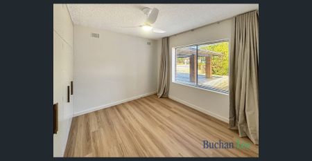 Magnificent unit in Kensington! - Photo 2