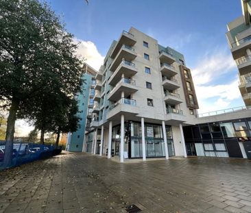 2 Bedroom Flat / Apartment - Ocean Way, Southampton - Photo 2