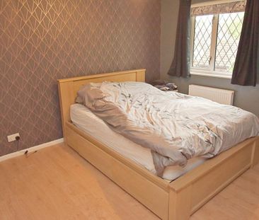 4 bedroom detached house to rent - Photo 4