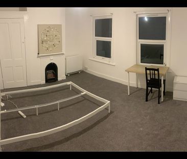 Room in a Shared House, Audley Street, RG30 - Photo 2