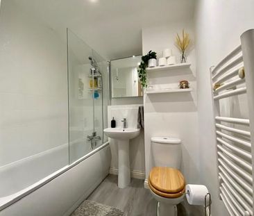 2 bedroom apartment to rent - Photo 5