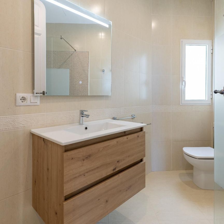 Piso de alquiler en Calle Maria Cristina, 11, El Mercat - Photo 1