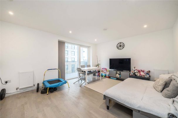 Greenleaf Walk, The Green Quarter, Southall, UB1 1FQ - Photo 1