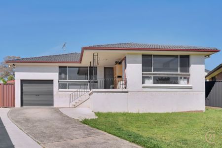 Beautifully Renovated Family Home in a Quiet Cul-De-Sac - Photo 5