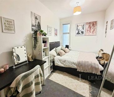 6 bedroom terraced house to rent - Photo 4