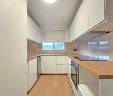 Freshly Renovated, Air-conditioned & Spacious unit in Prime Chatswo... - Photo 4
