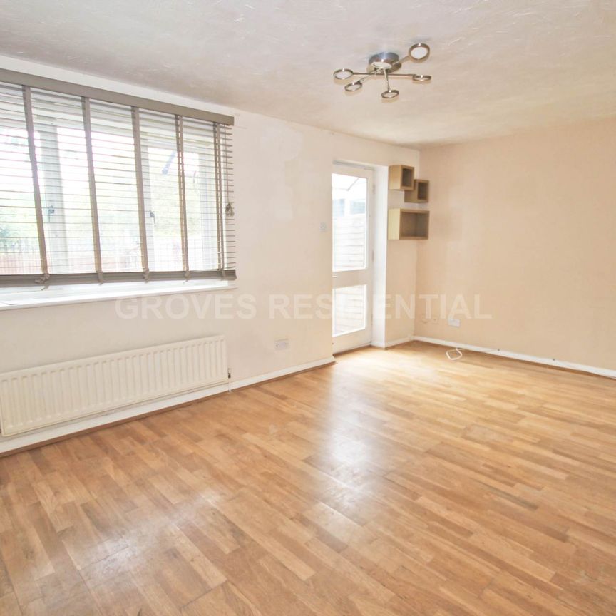 Price £2,400 pcm - Available Now - Unfurnished - Photo 1