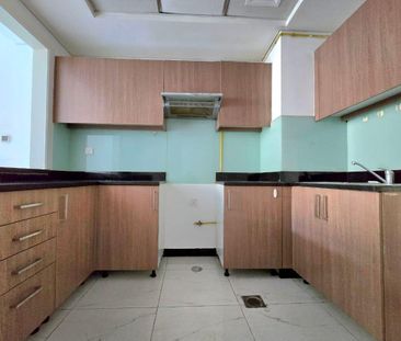 Mall View | Spacious layout | Ready to move - Photo 6