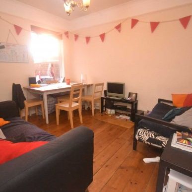 6 Bed - Bishops Road, Reading - Photo 1