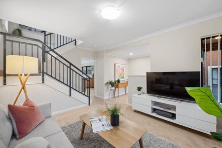 Generous Interiors, Thoughtful Design, Perfectly Positioned - Photo 4