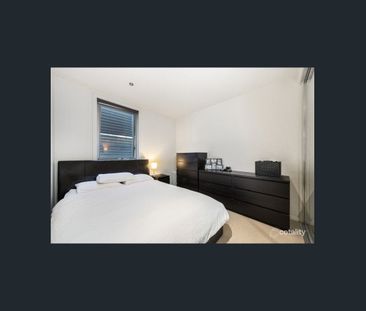 Stylish Urban Sanctuary in Melbourne’s SoughtAfter Victoria Harbour - Photo 5