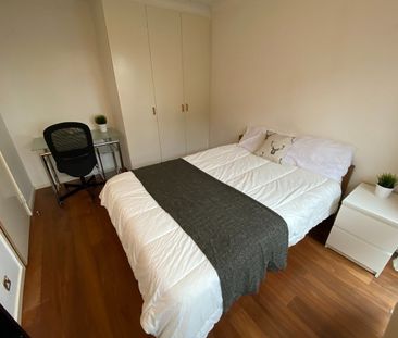Room in a Shared House, Queen Of Denmark Court, SE16 - Photo 3