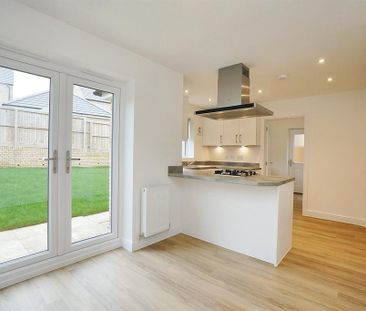 4 bedroom detached house to rent - Photo 6