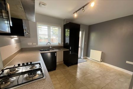 2 bedroom terraced house to rent - Photo 4