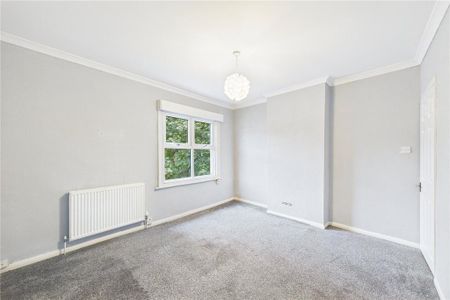 2 bedroom end of terrace house to rent - Photo 3