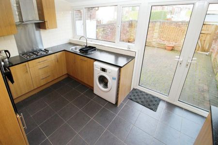 2 bedroom terraced house to rent - Photo 3