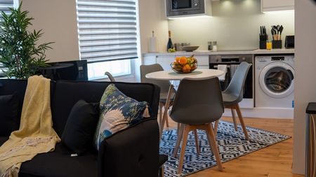 Livery Close - Photo 5