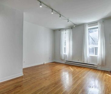 For Lease - 1114 Queen Street Unit# 2nd Fl, Toronto, Ontario - Photo 4