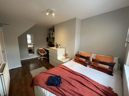 7 Bed Terraced House, Ramilies Road, L18 - Photo 5