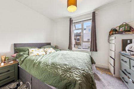 3 bedroom flat to rent - Photo 5