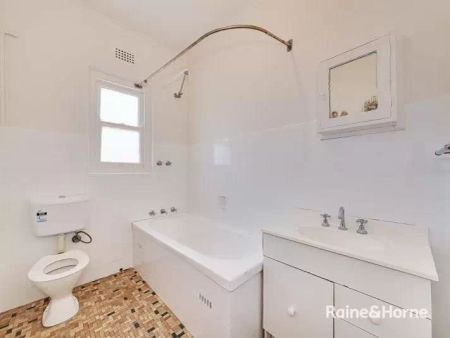 Apartment with 2 bedrooms & 1 bathroom - Photo 5