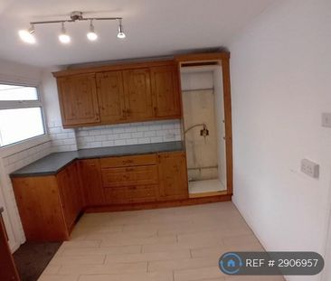3 bedroom terraced house to rent - Photo 6
