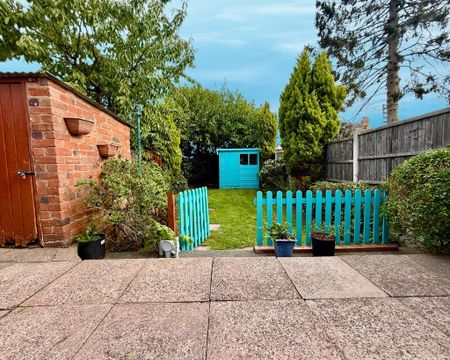 2 bedroom semi-detached house to rent - Photo 5