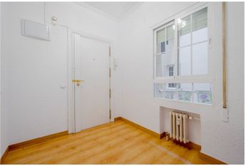 Calle de Pilar de Zaragoza, Madrid, Community of Madrid 28028