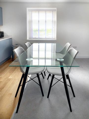 2 Bed, Apartment - Photo 2