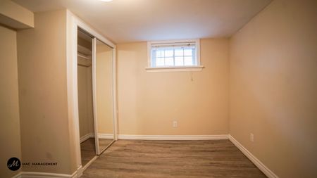 Lower Unit - Photo 5