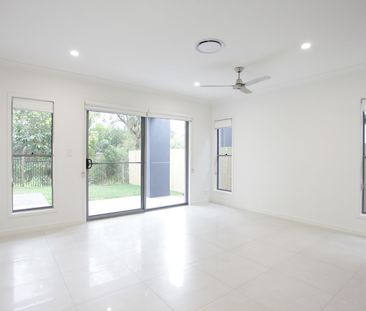 Meticulously Presented Executive Terrace Home - Photo 5