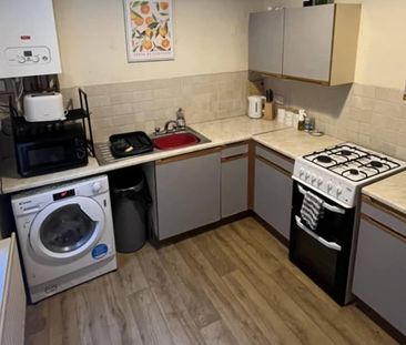 1 Bed Flat, The Wickets, NG2 - Photo 3