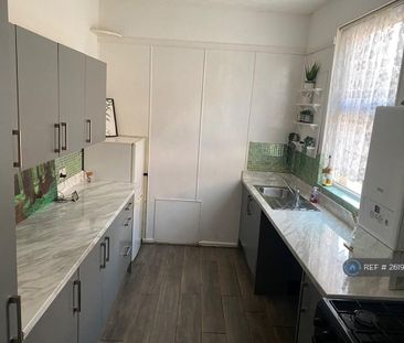 2 bedroom semi-detached house to rent - Photo 6