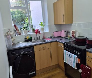 1 Bed Flat, Queens Crescent, NW5 - Photo 5