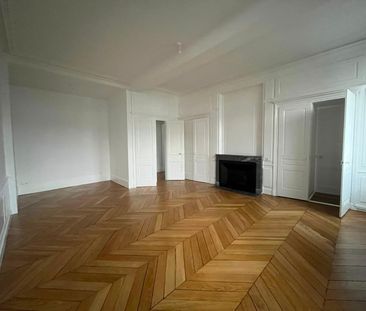 Location Appartement 3 pièces 113m² LYON 1er - Photo 2