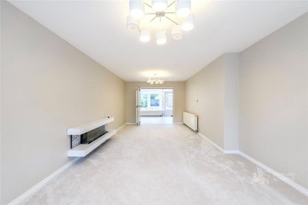 4 bedroom semi-detached house to rent - Photo 2