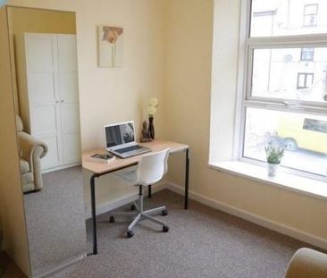 3 bedroom apartment to rent - Photo 6