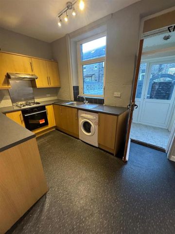 3 bedroom terraced house to rent - Photo 5