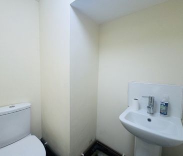 High Street - Photo 5