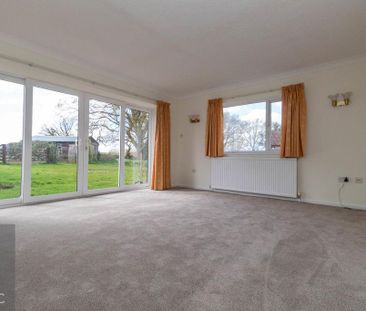 3 bedroom detached bungalow to rent - Photo 1