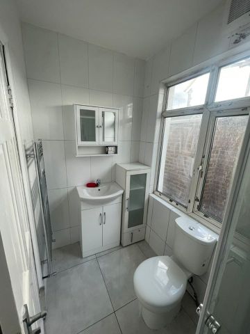 Room in a Shared House, Manor Drive, HA9 - Photo 5