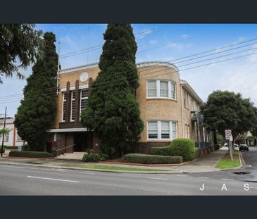 2/16 Sydenham Street, Seddon, Vic 3011 - Photo 2