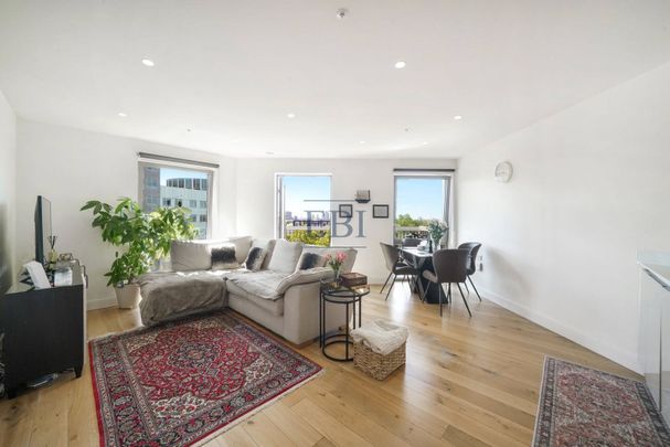 12 Rathbone Market, Barking Road, E16 1GZ - Photo 1