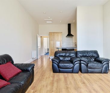 1 bedroom Maisonette to rent in High Street West, Wallsend, Tyne an... - Photo 2
