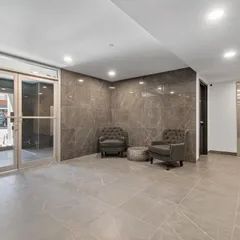 1 room apartment of 57m² in Montreal - Photo 2