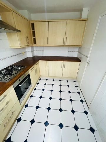 Room in a Shared House, Stunning Double Room In Wimbledon, SW19 - Photo 5